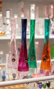 Hollandbong Glas grün mit Kickloch